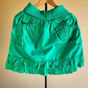 NWT Kobron Emerald Green Ruffled Mini Skirt with Dual Patch Pockets Size M